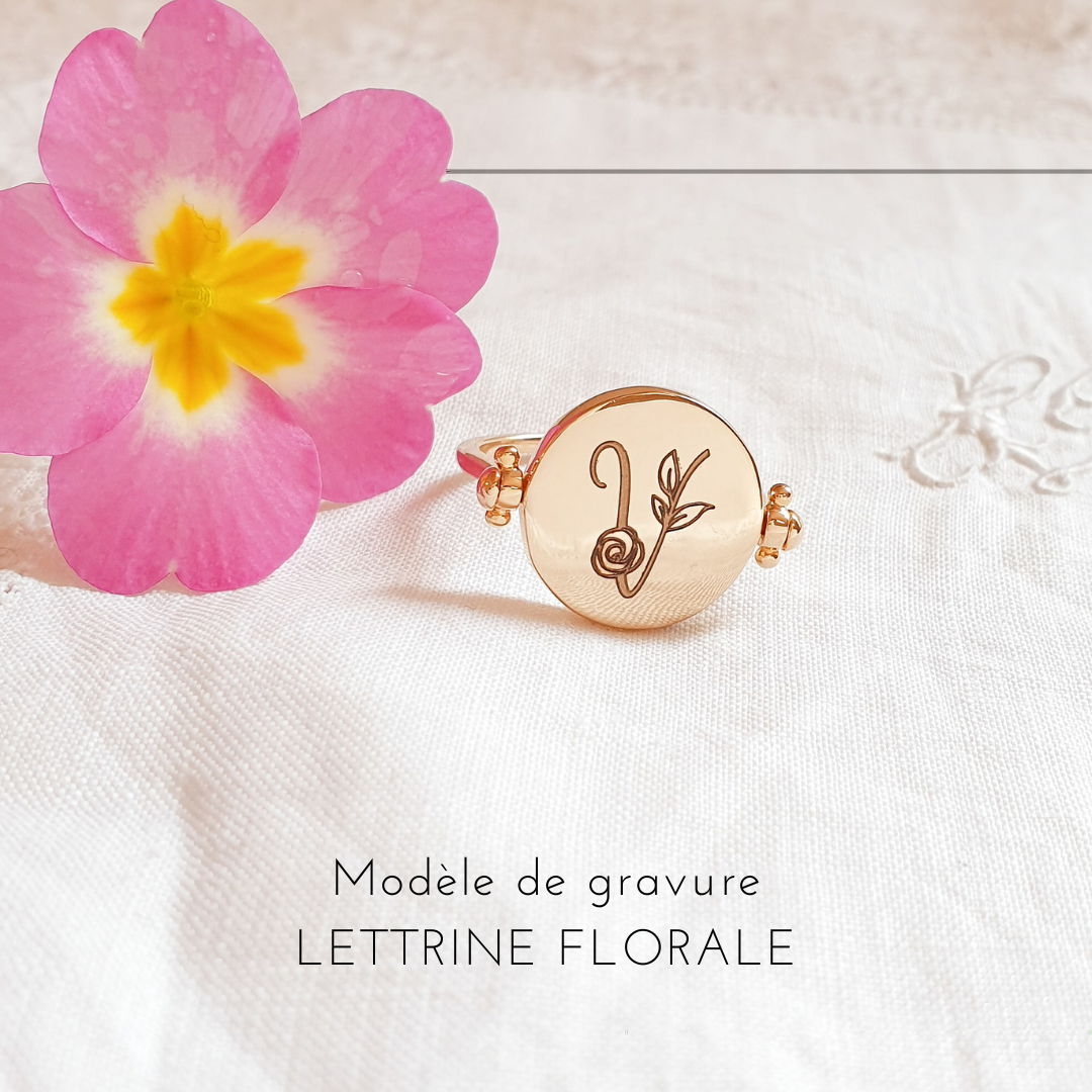 bague-reversible-personnalise-initiale-fleur