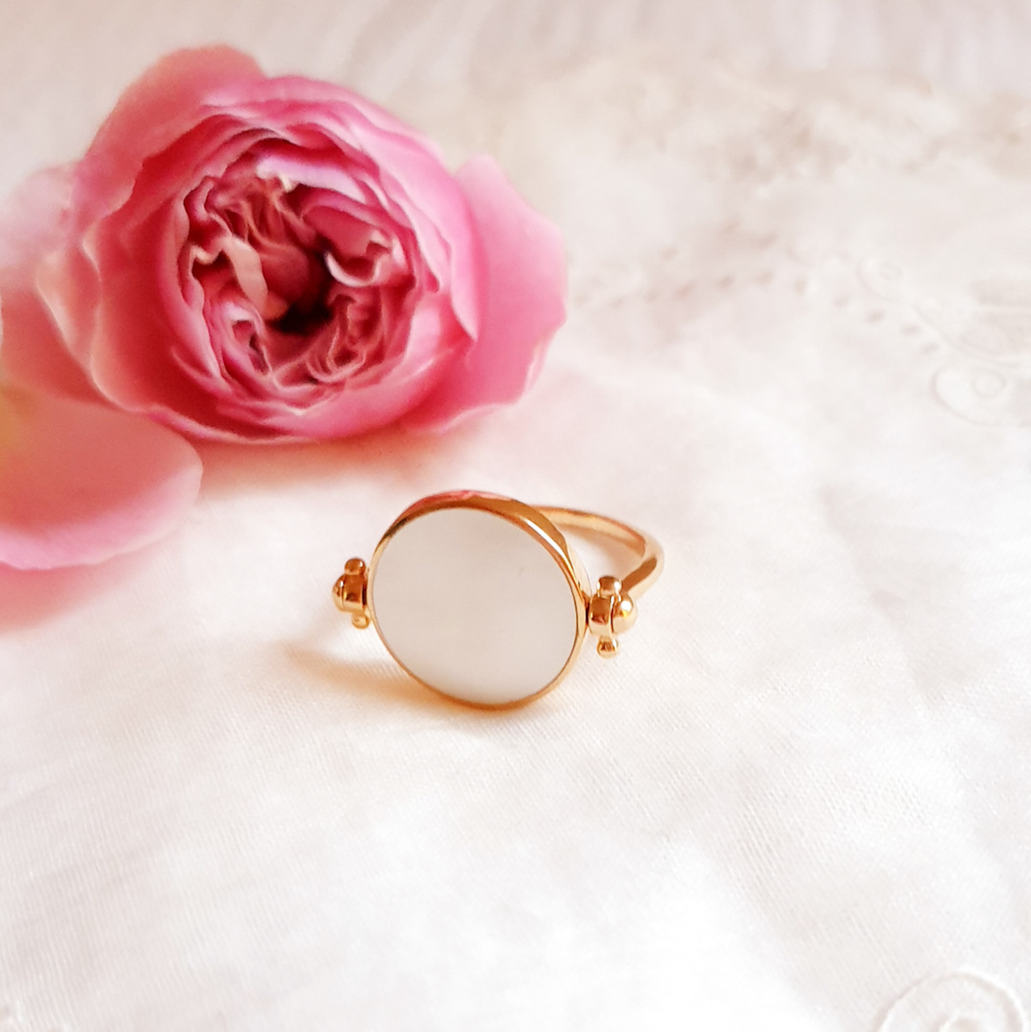 bague-nacre-blanc-personnalisable