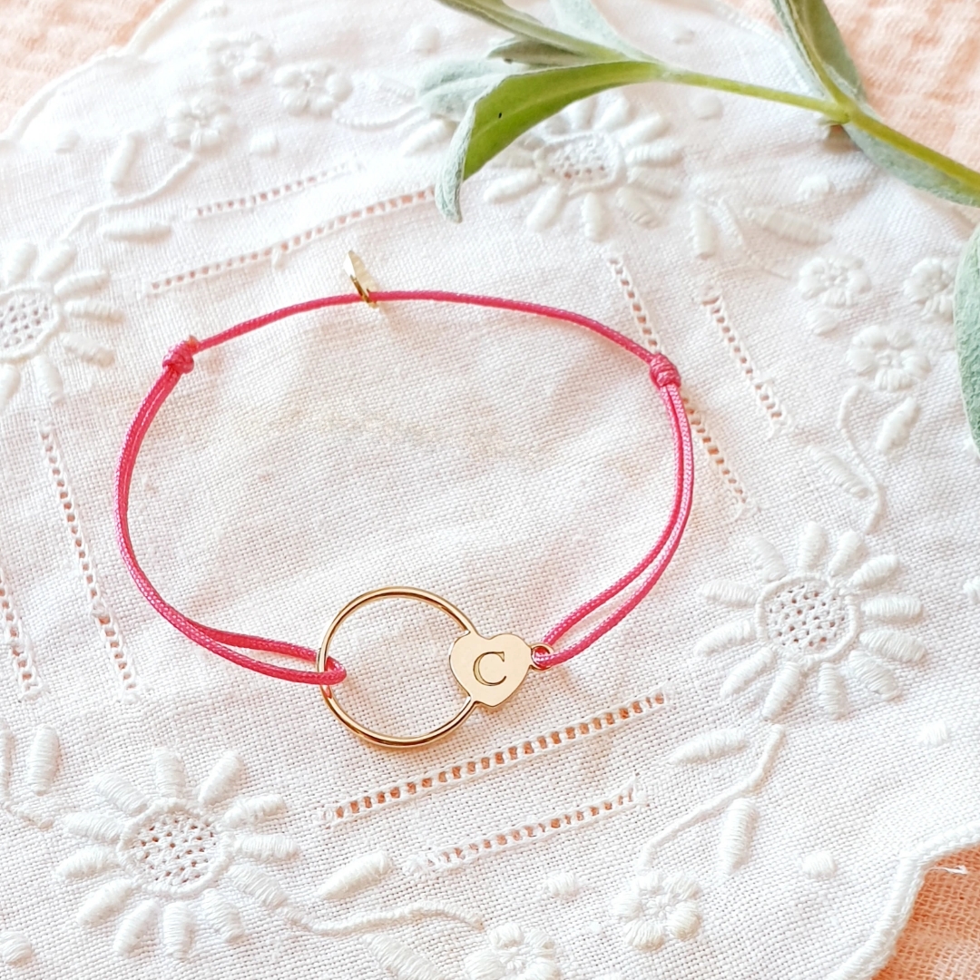bracelet-or-personnalise-initiale-cadeau-fille