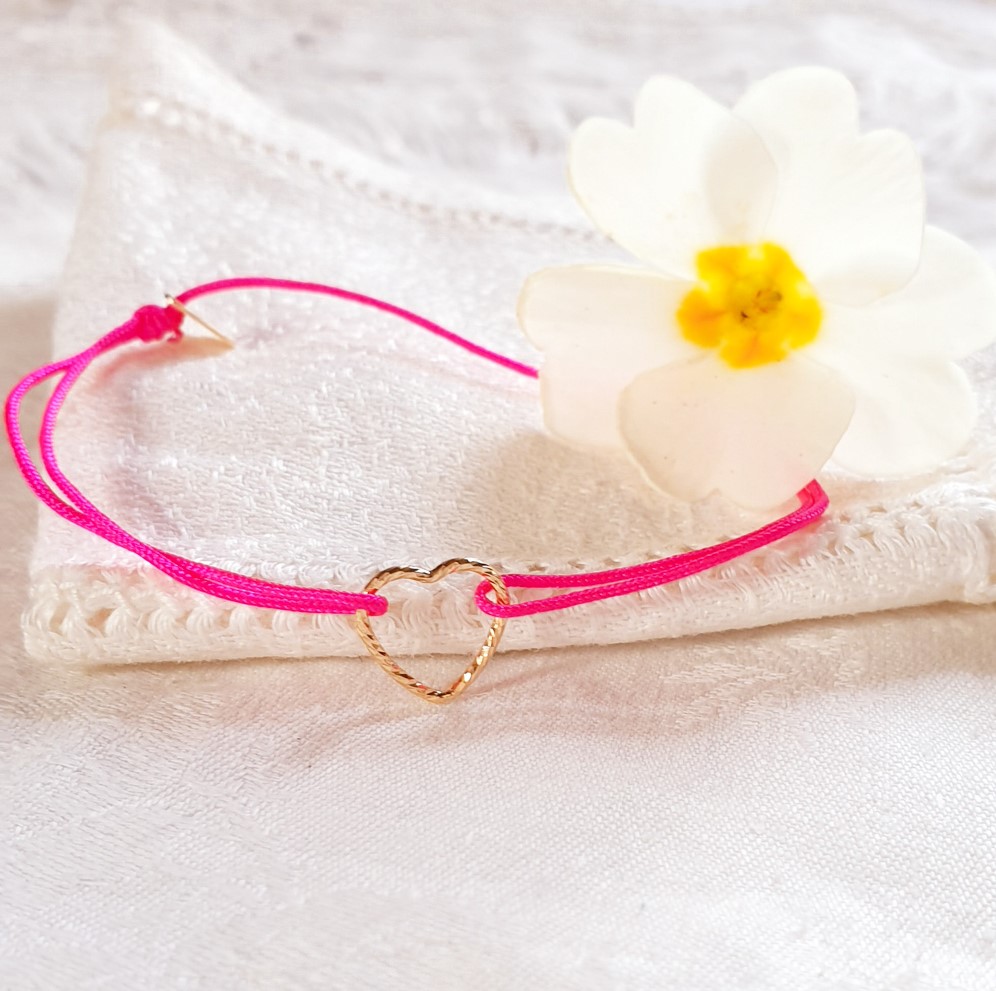 bracelet-cordon-fille-coeur-plaque-or
