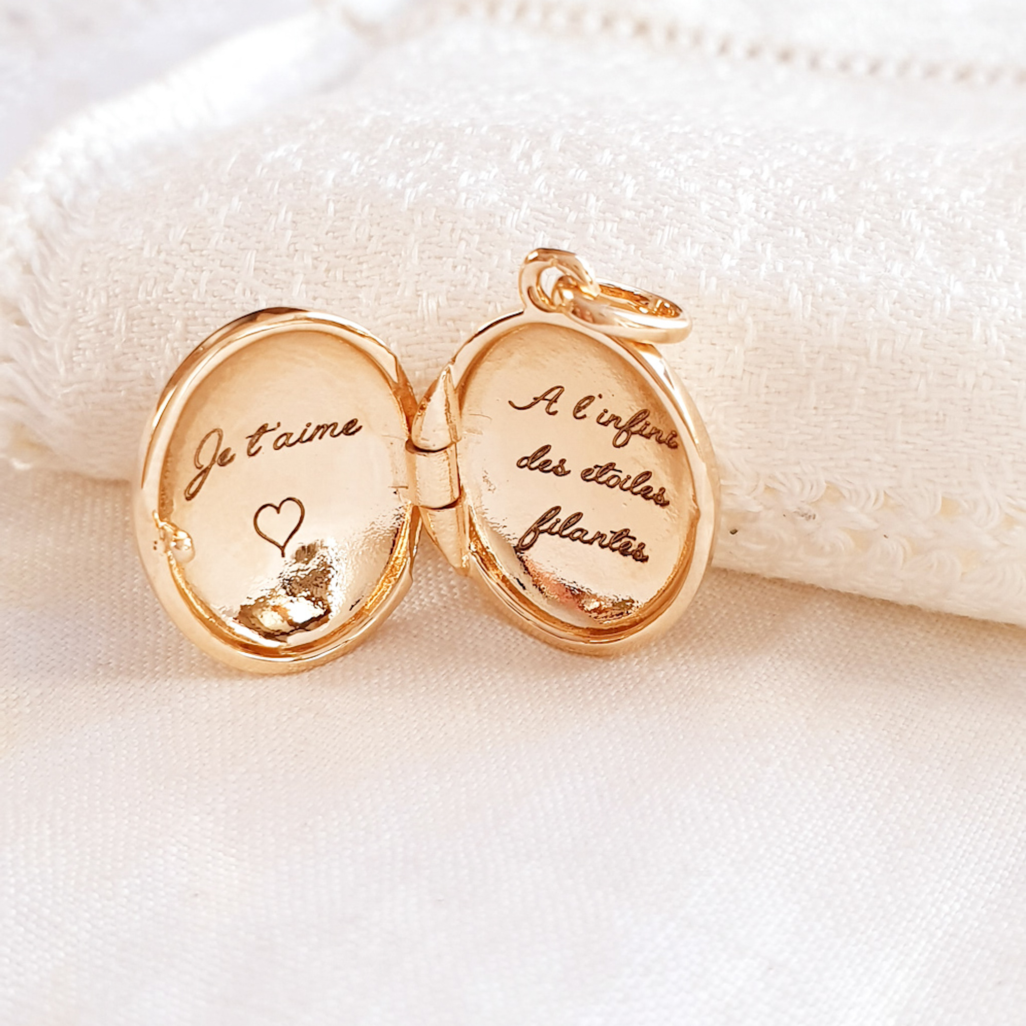 medaillon-personnalise-cadeau-fille