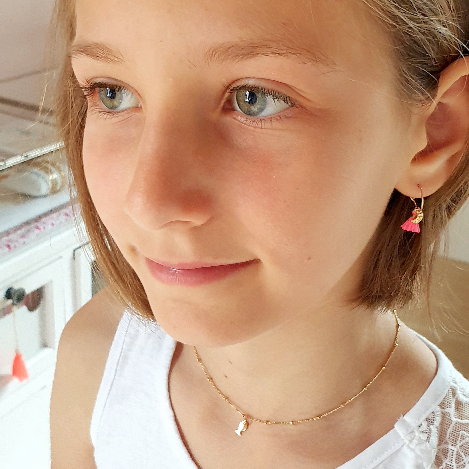 boucles-fille-charm-lune-pompon