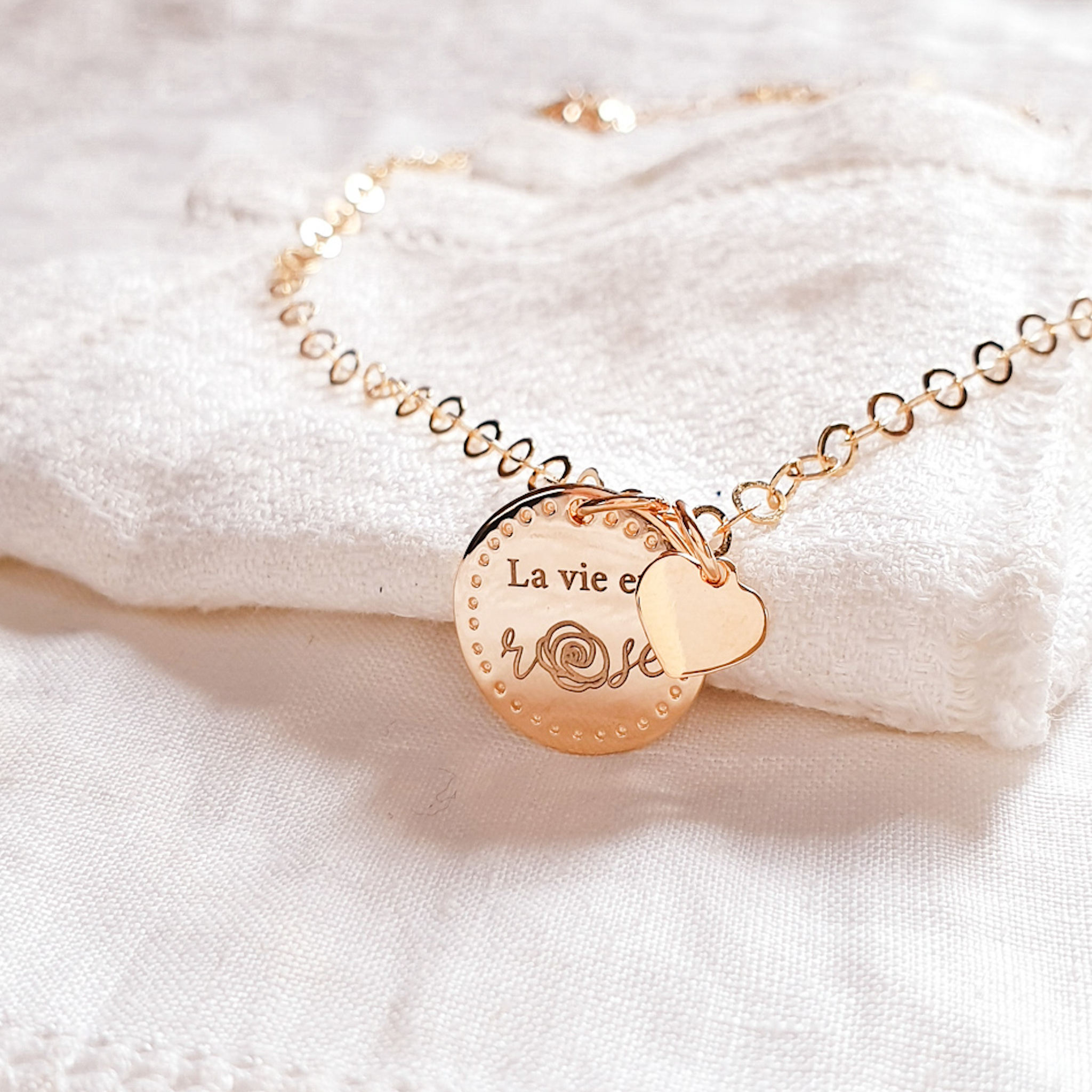 pendentif-grave-la-vie-en-rose-coeur