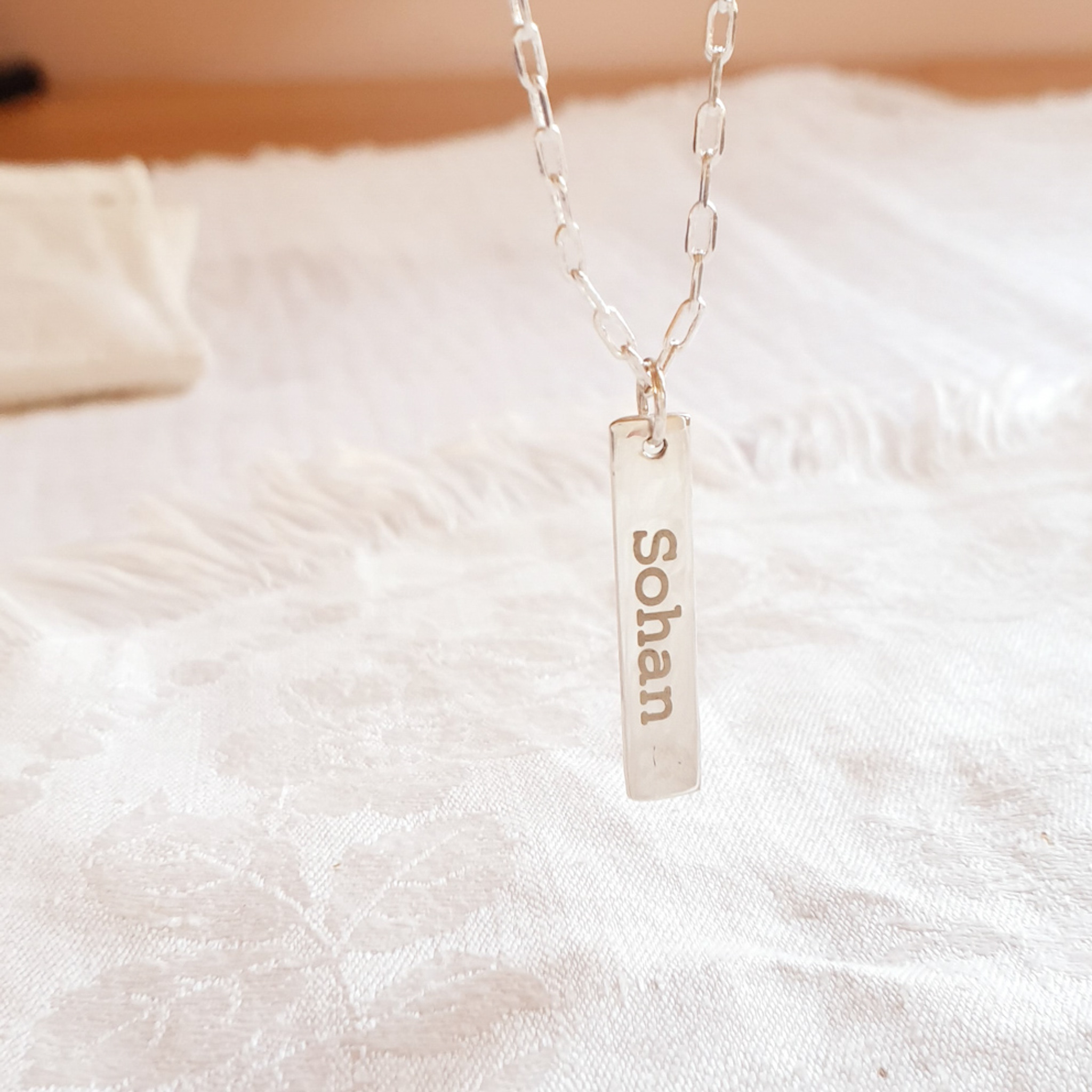 collier-prenom-barre-bijou-garcon