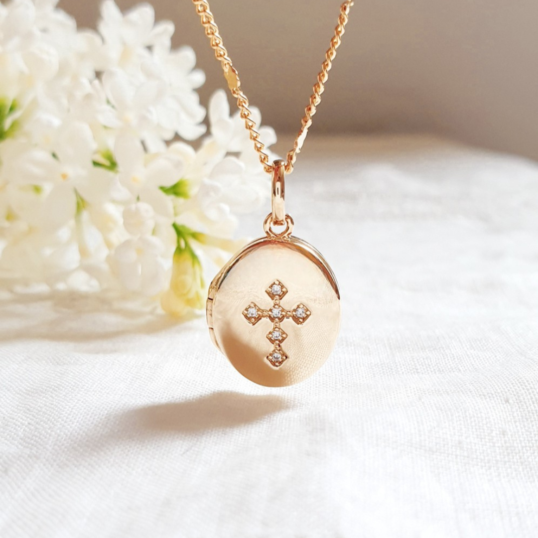 collier-croix-elegante