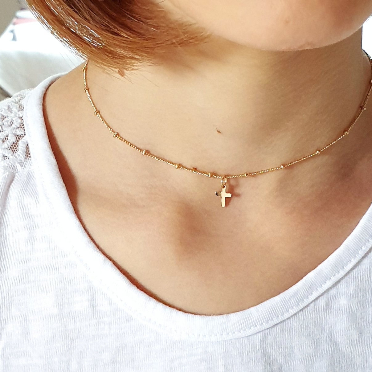collier-ras-de-cou-pour-fille-charm-mini-croix-communion-bapteme