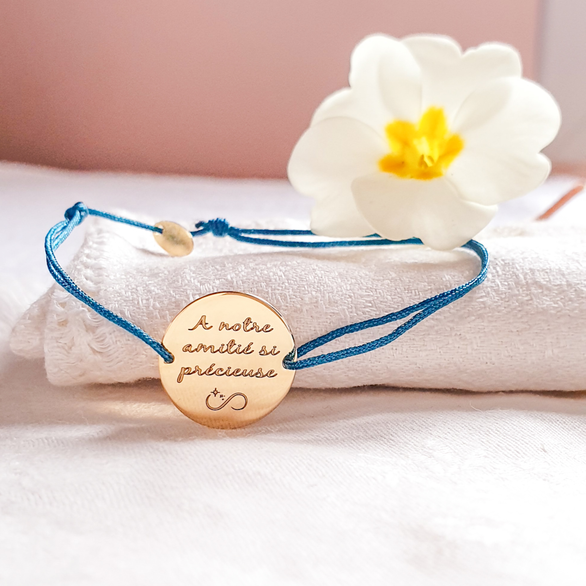 bracelet-cordon-amitie-femme