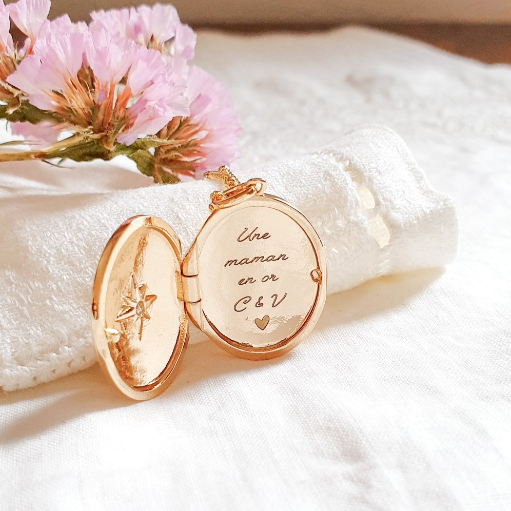 medaillon-cadeau-pour-maman-grave