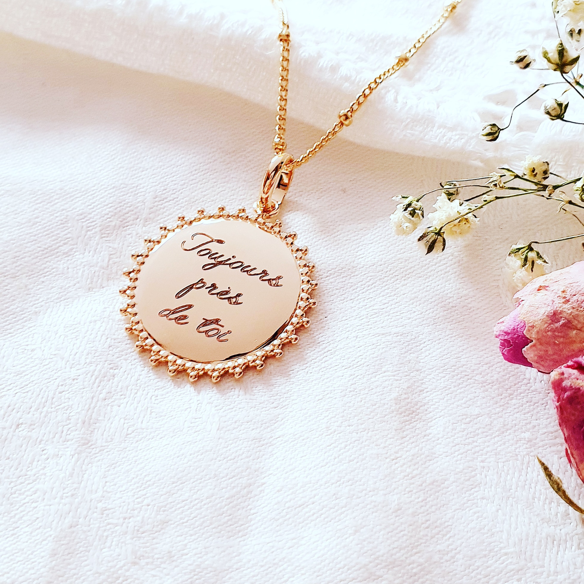 collier-femme-declaration-amour-toujours-pres-de-toi
