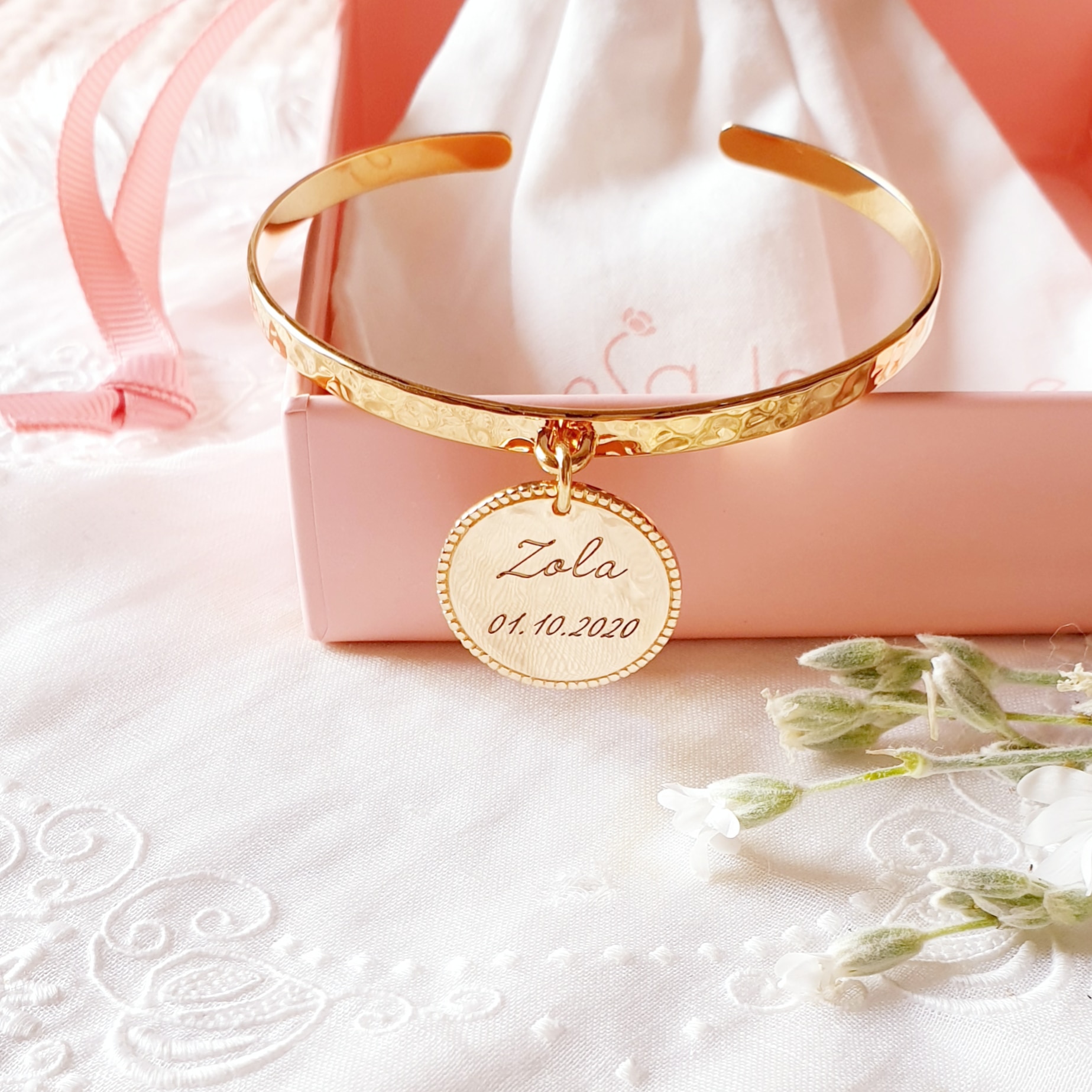 bracelet-naissance-jonc-personnalise-prenom