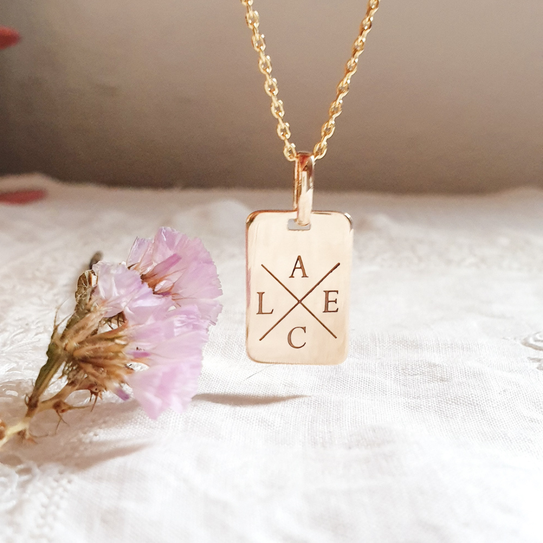 plaque-homme-personnalisee-initiales-croix