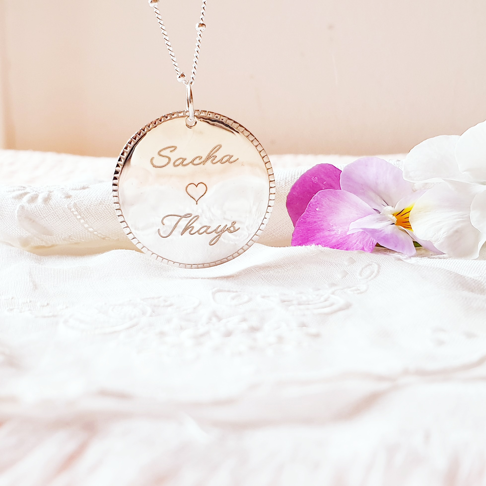 collier-prenom-coeur-pour-maman-mamie-argent