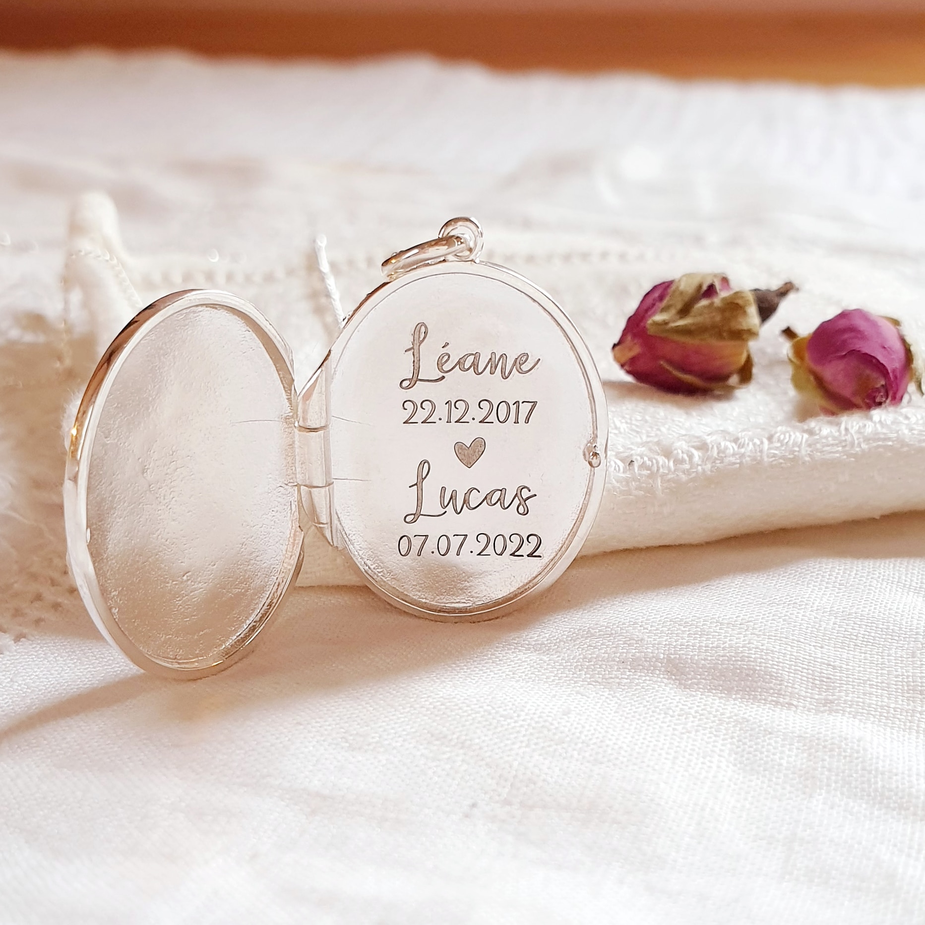 collier-avec-prenoms-personnalise-maman