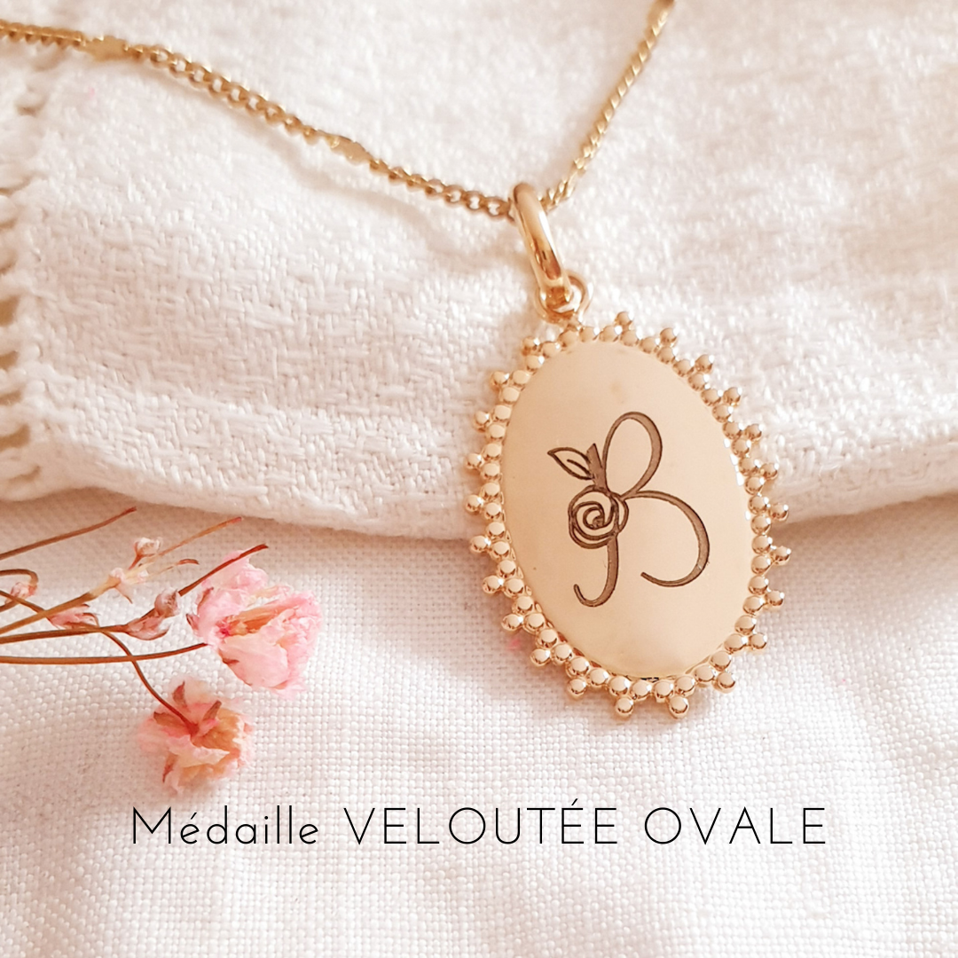 collier-initiale-lettrine-fleur