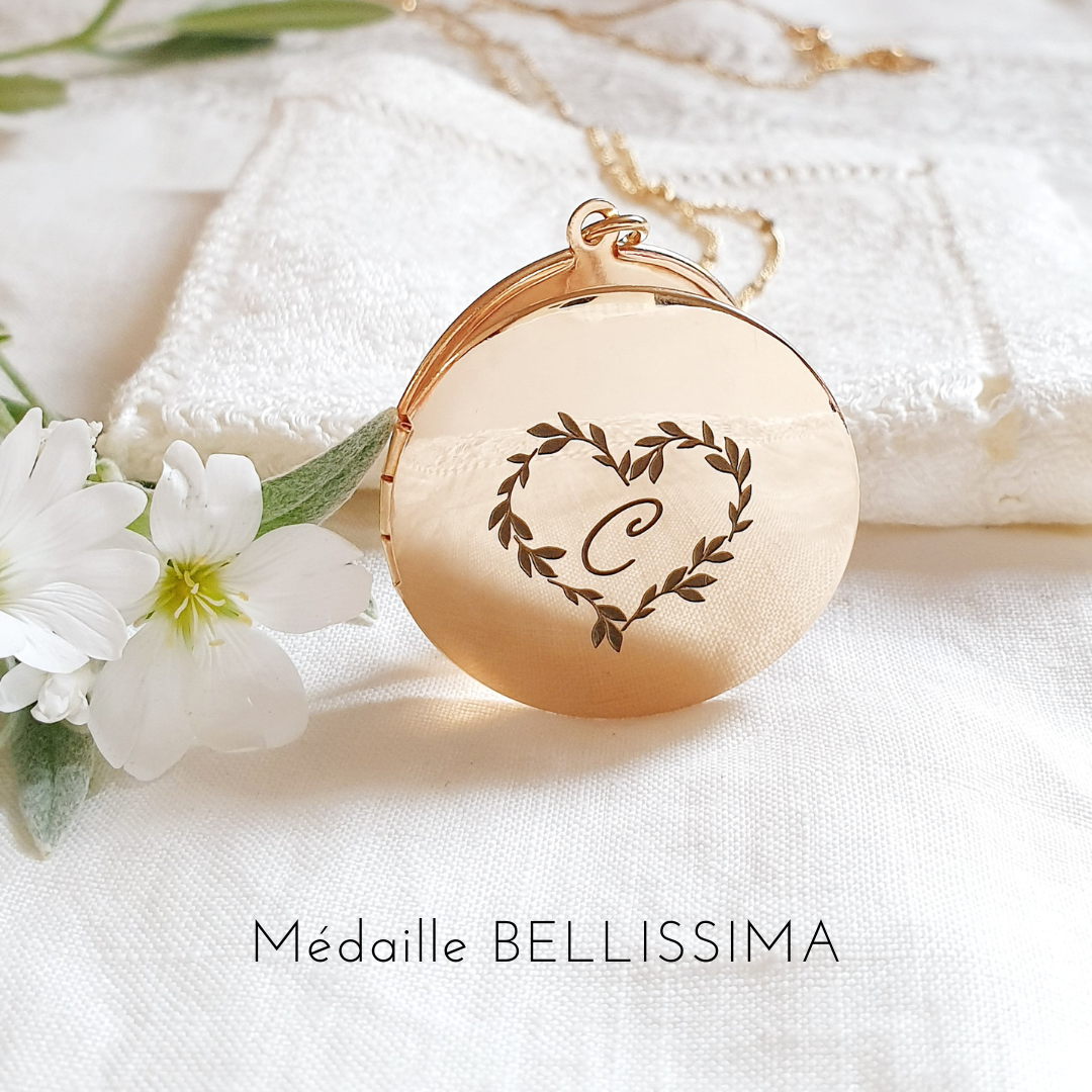 medaillon-personnalise-initiale-dans-coeur
