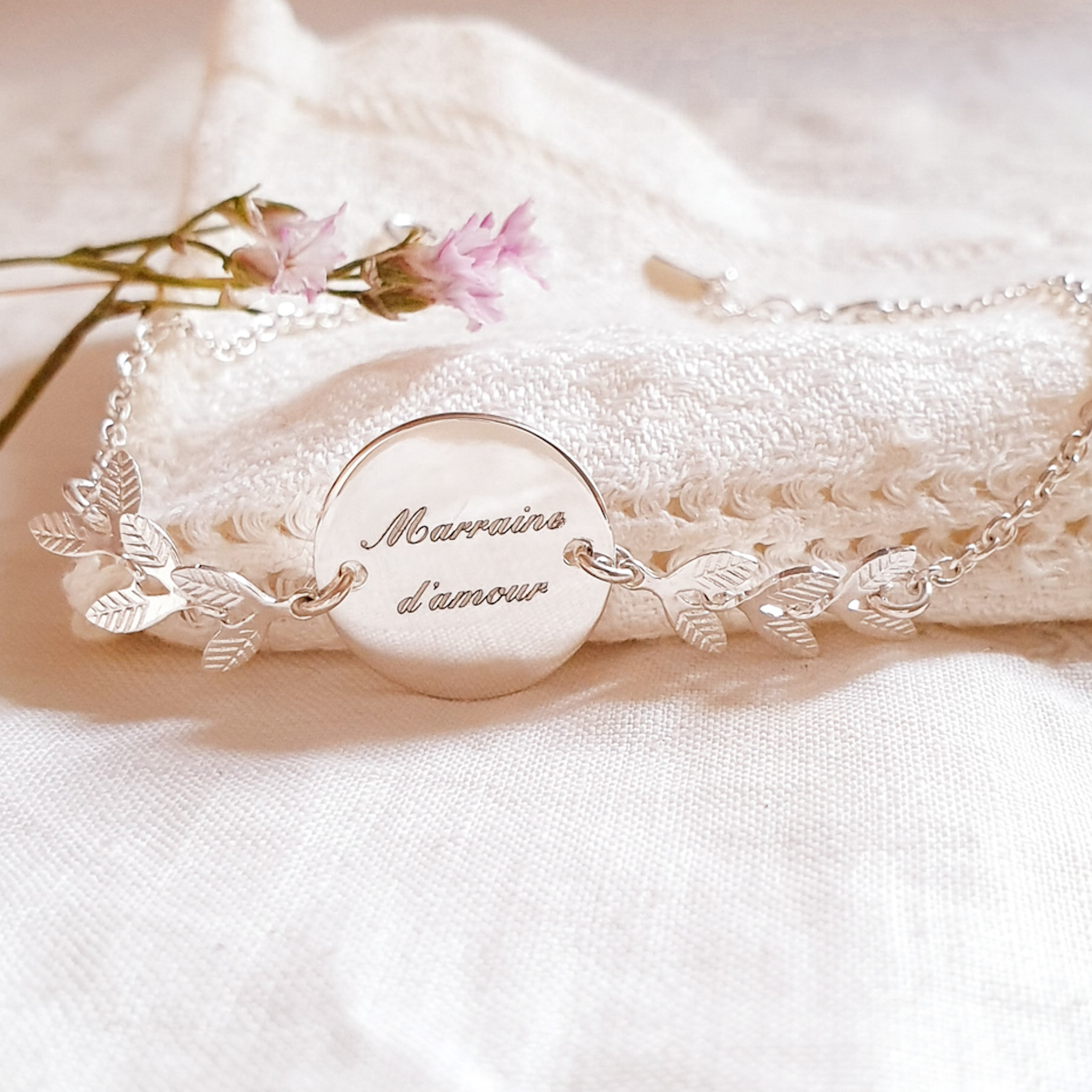 bracelet-grave-marraine-d-amour