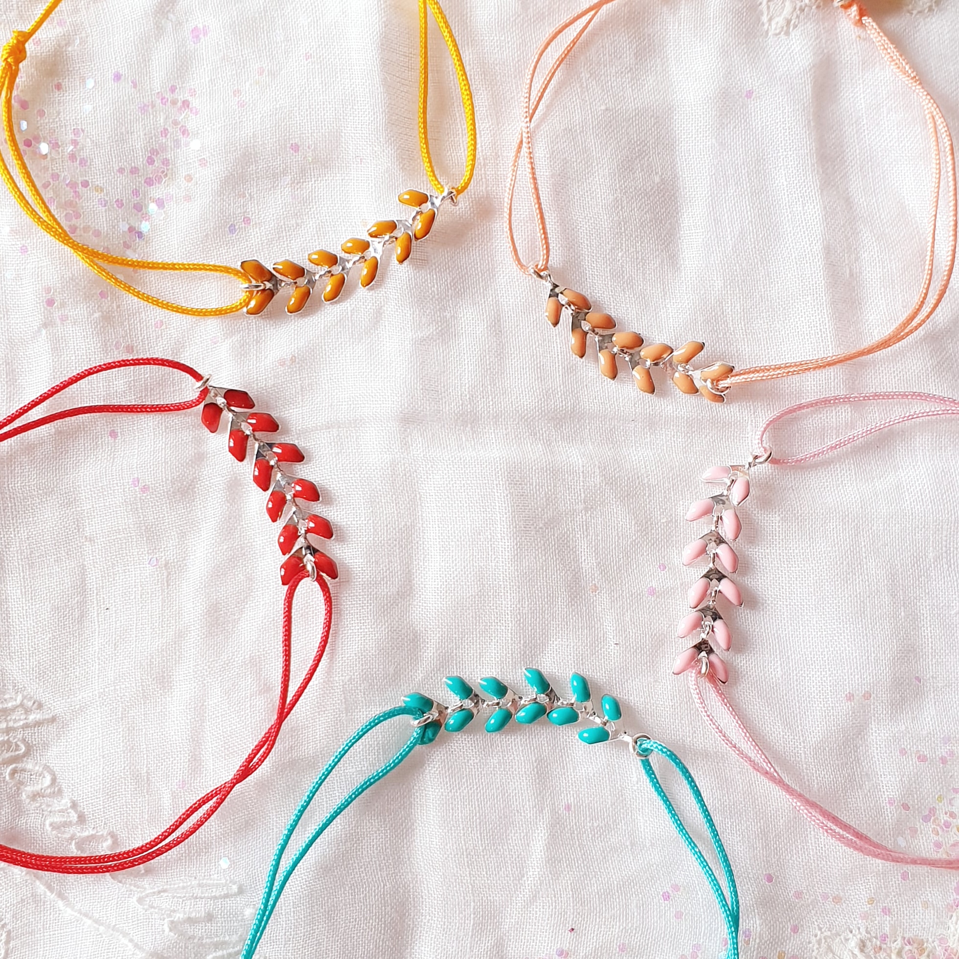 Bracelet cordon femme argent ete summer vibes bleu rouge safran peche rose