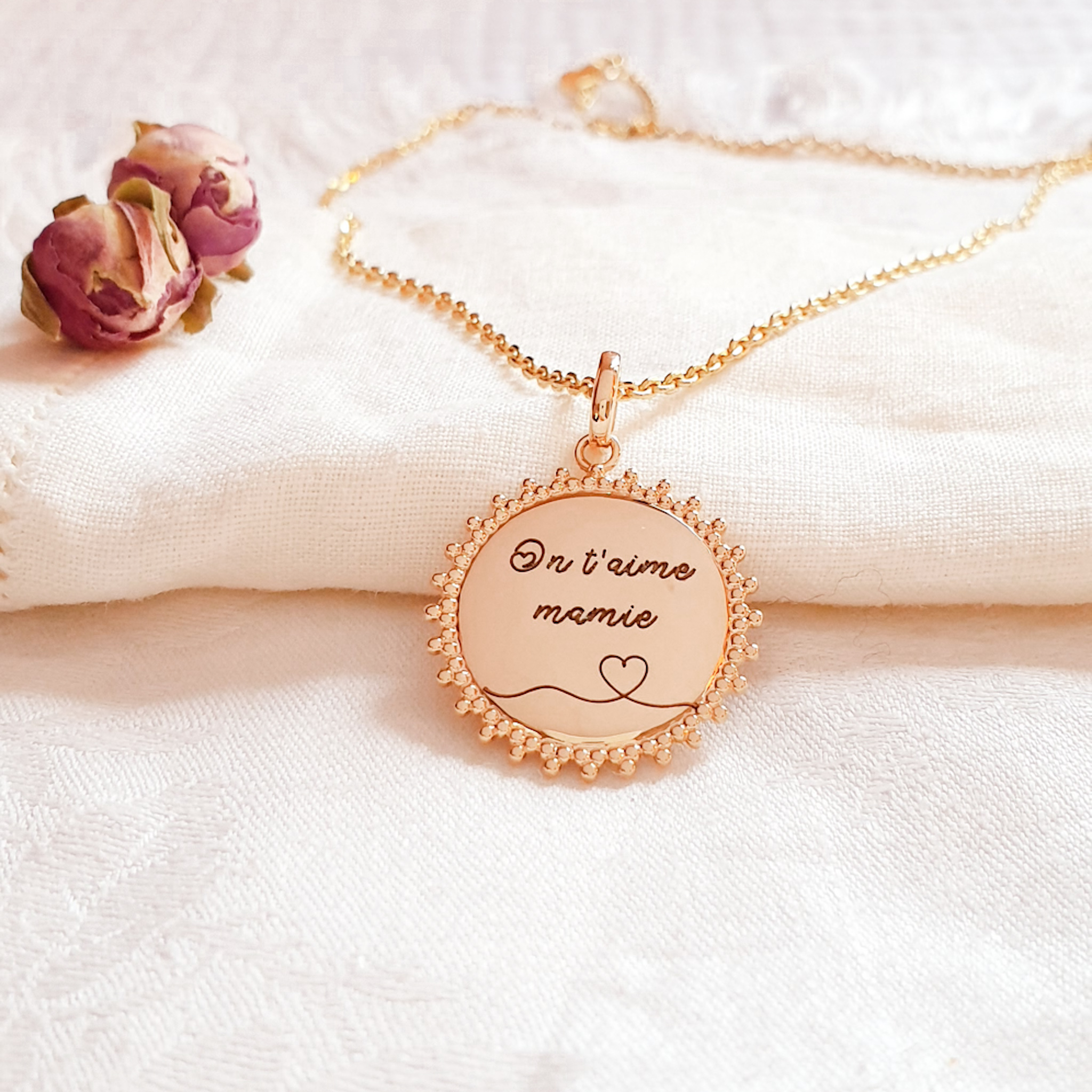 collier personnalisable mamie message grave