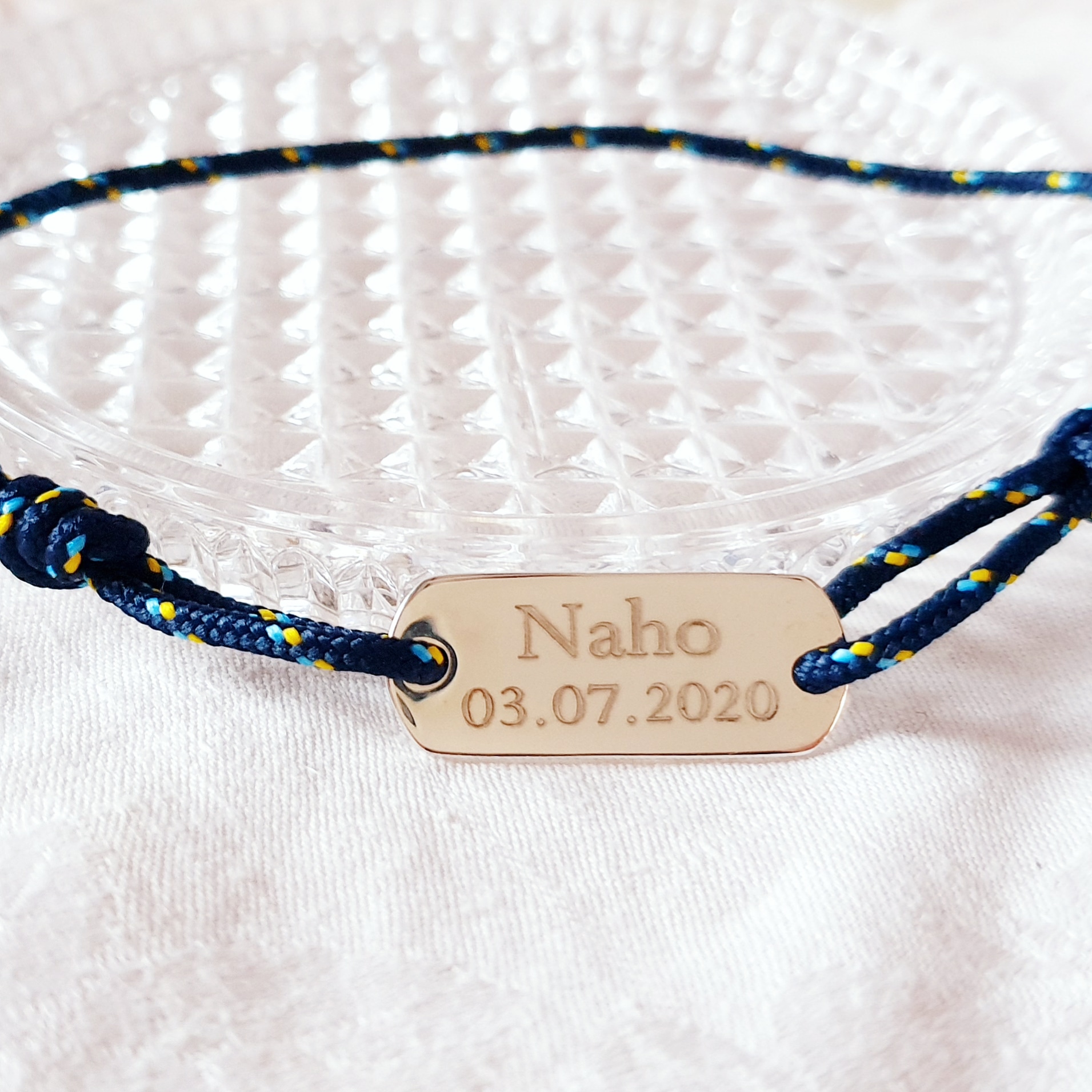 bracelet prénom enfant cadeau naissance ou religieux chéri