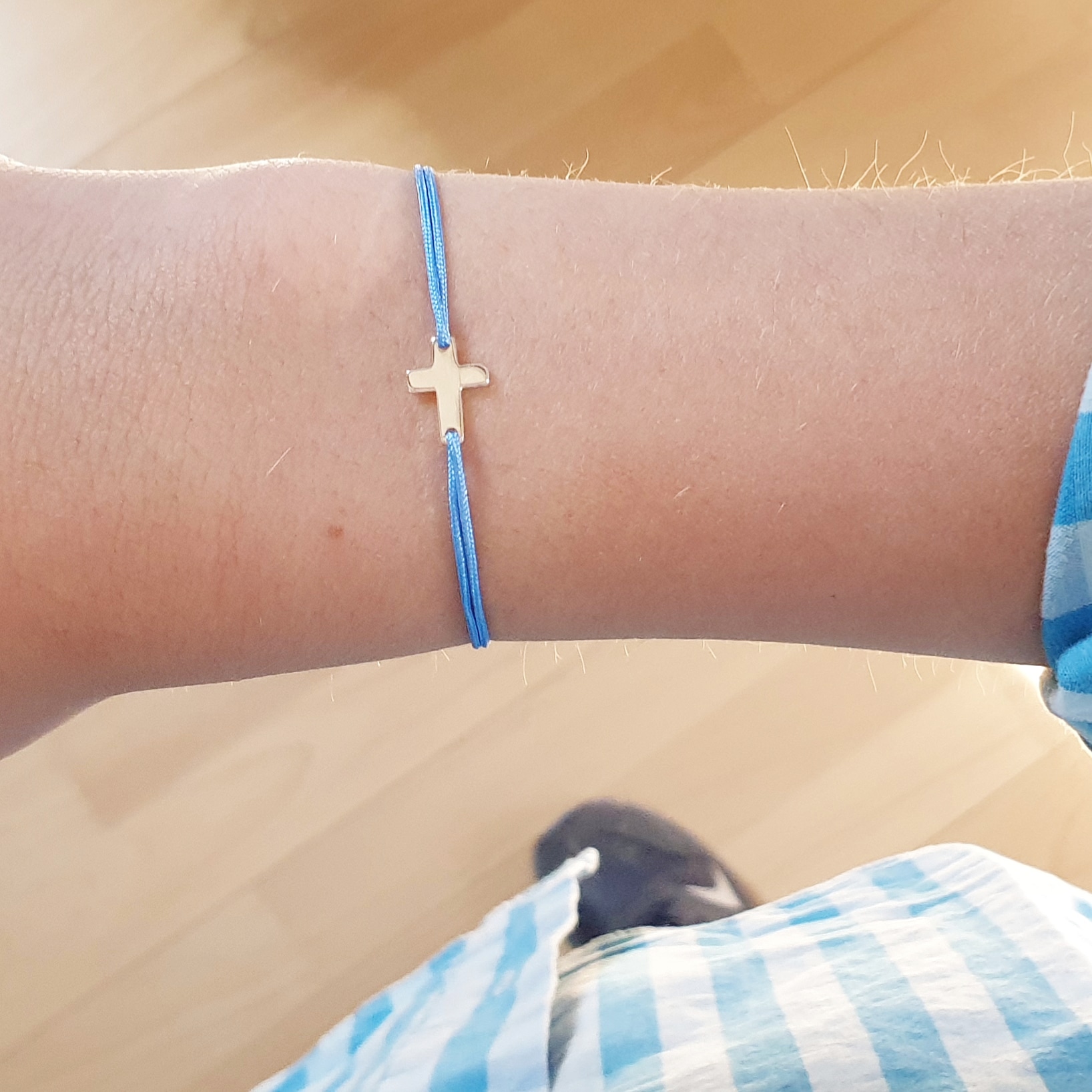 bracelet religieux enfant cordon croix