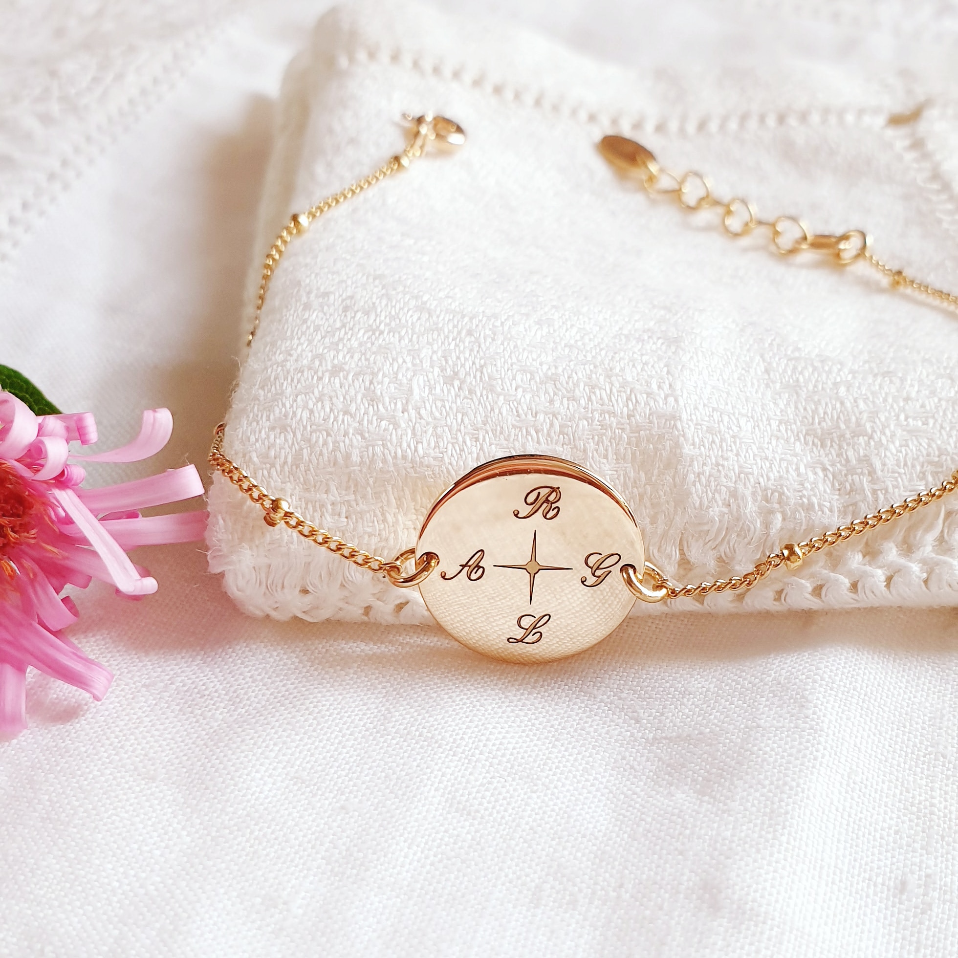 bracelet personnalise rose des vents maman mamie adoree chaine