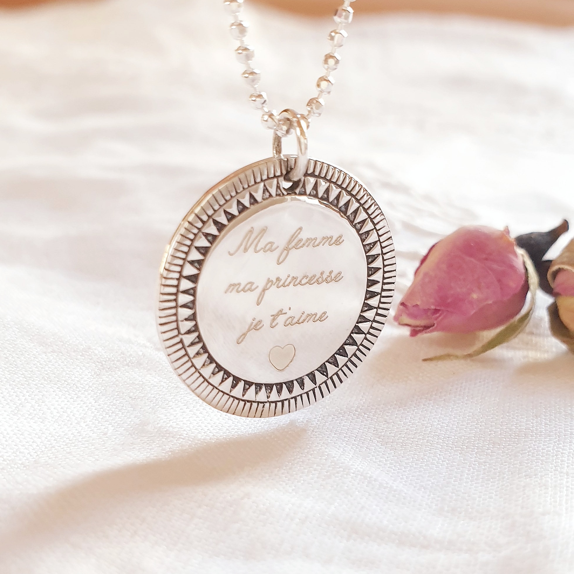collier grave argent femme