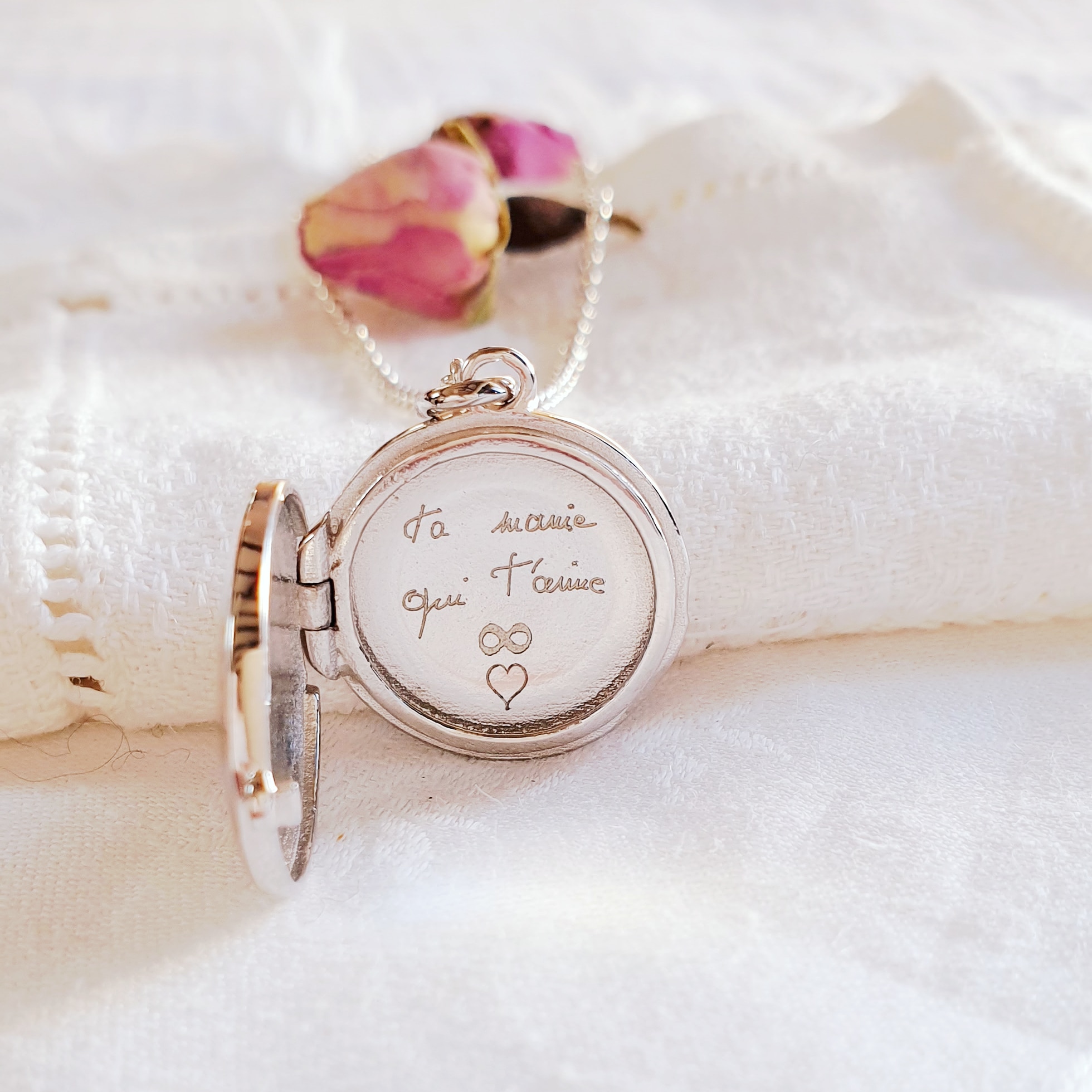 collier a graver cadeau