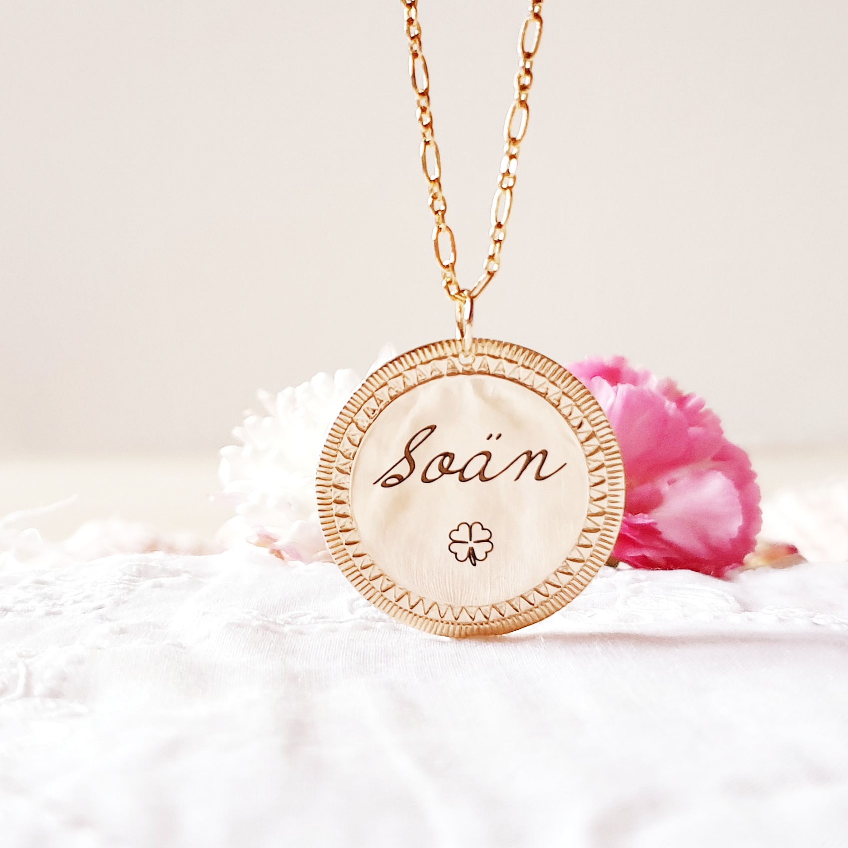 collier grave avec un prenom
