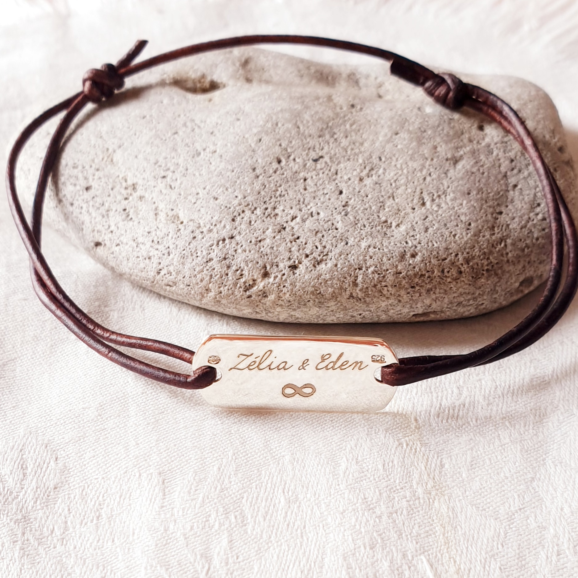 idee cadeau pour un homme : bracelet en argent avec cordon cuir veritable