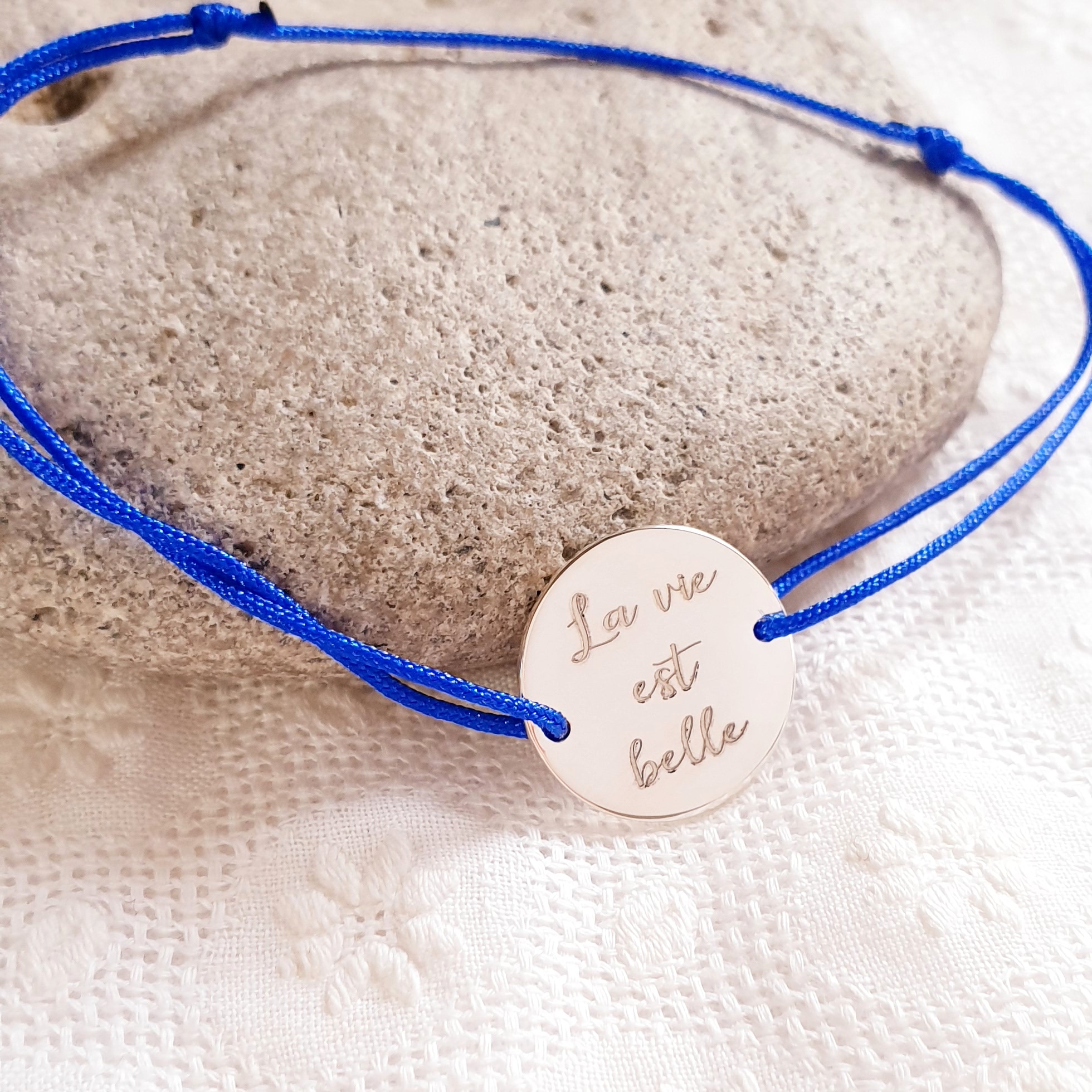 bracelet cordon personnalise la vie est belle message adoree