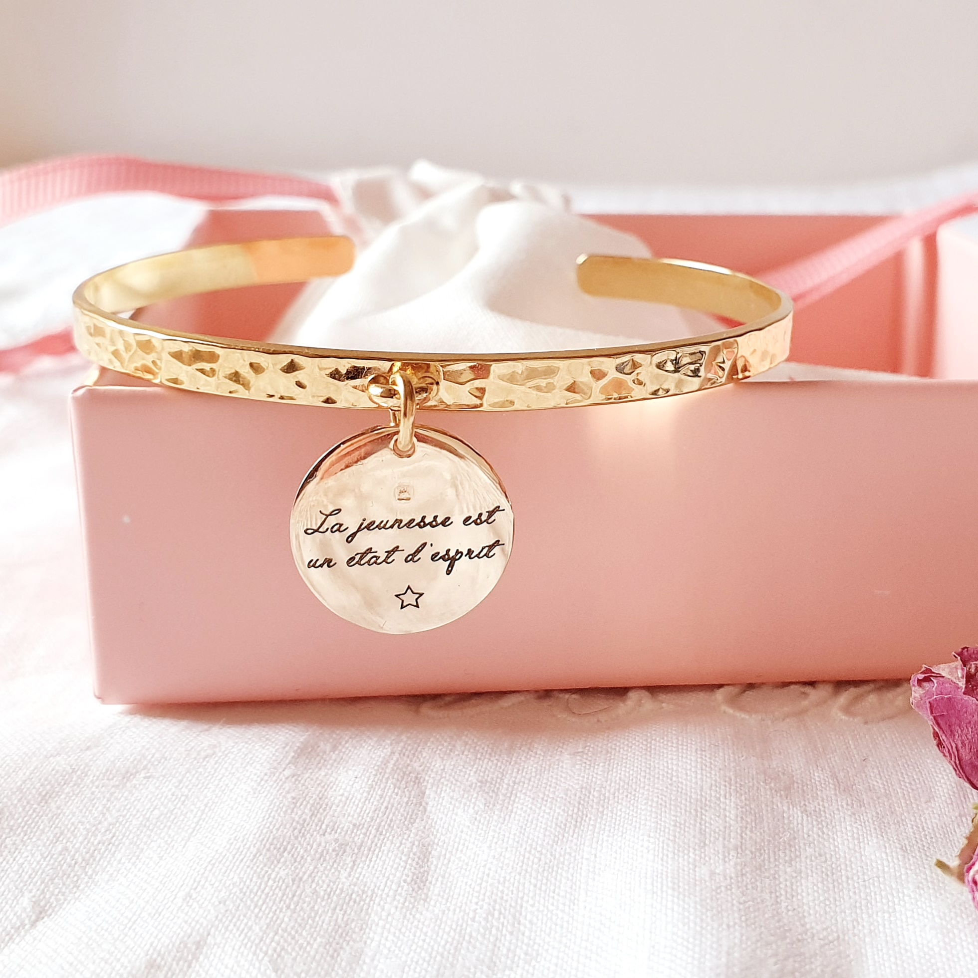 bracelet grave anniversaire message idole