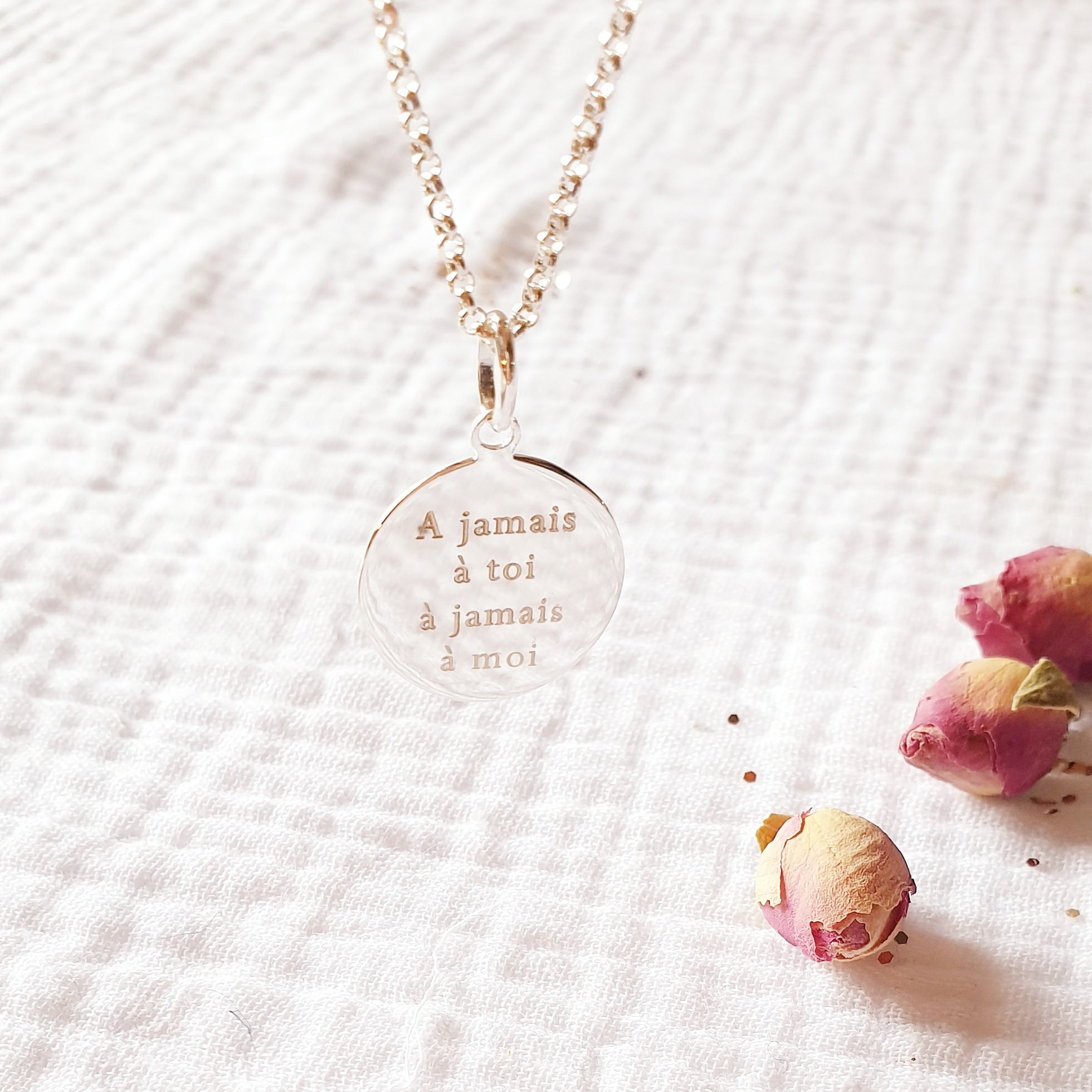 collier grave amoureuse message reveuse argent