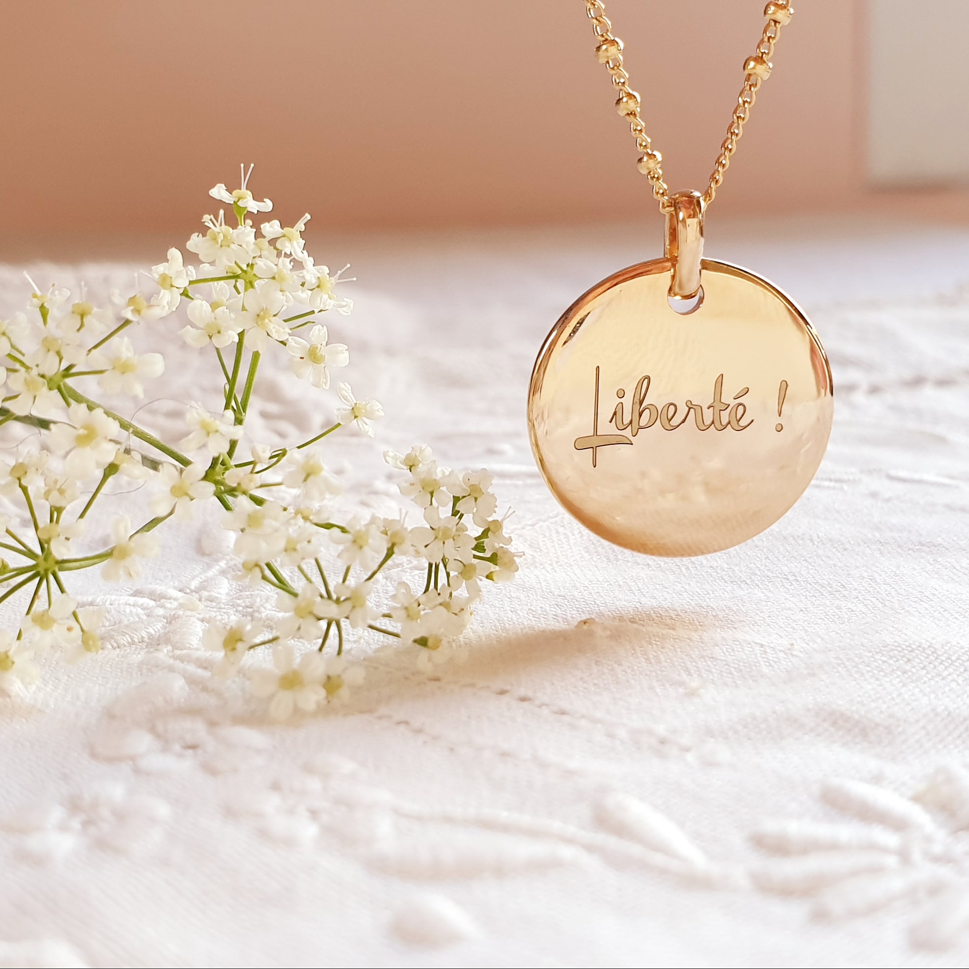 collier grave message liberte rayonnante