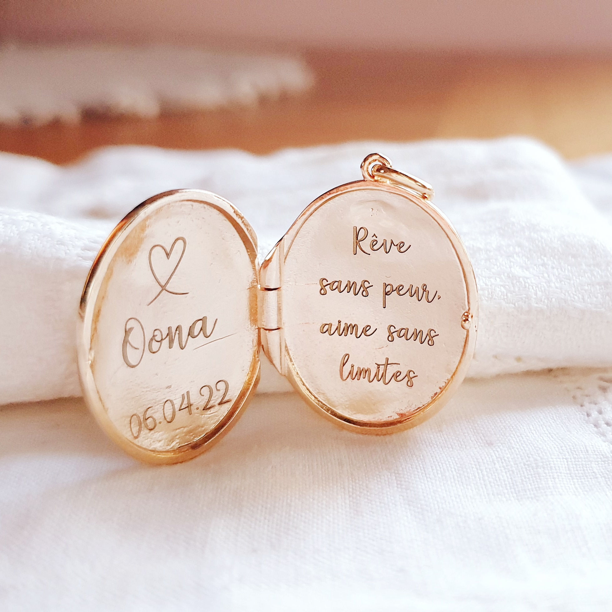 collier pour fille a graver