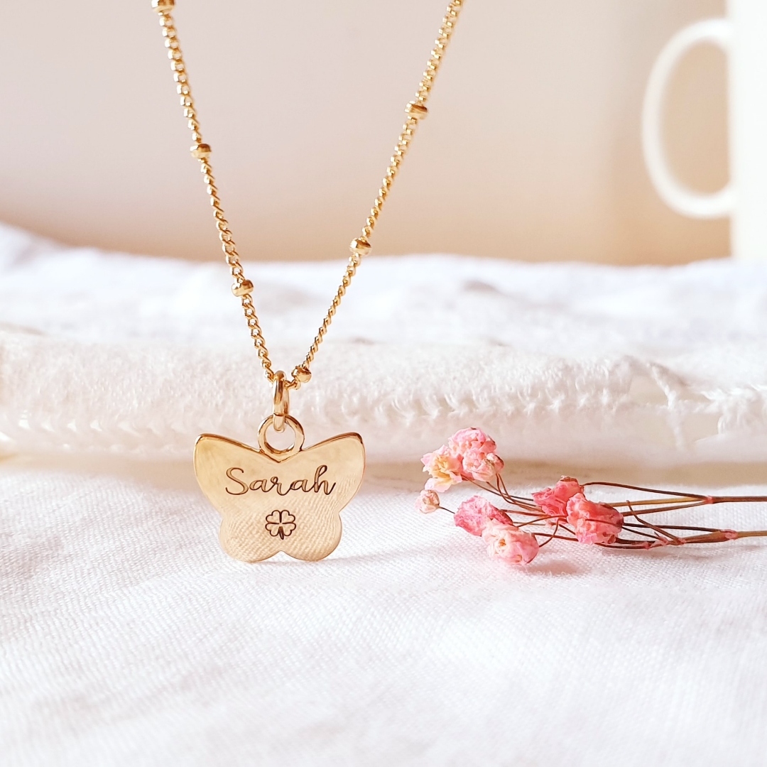 collier papillon a graver