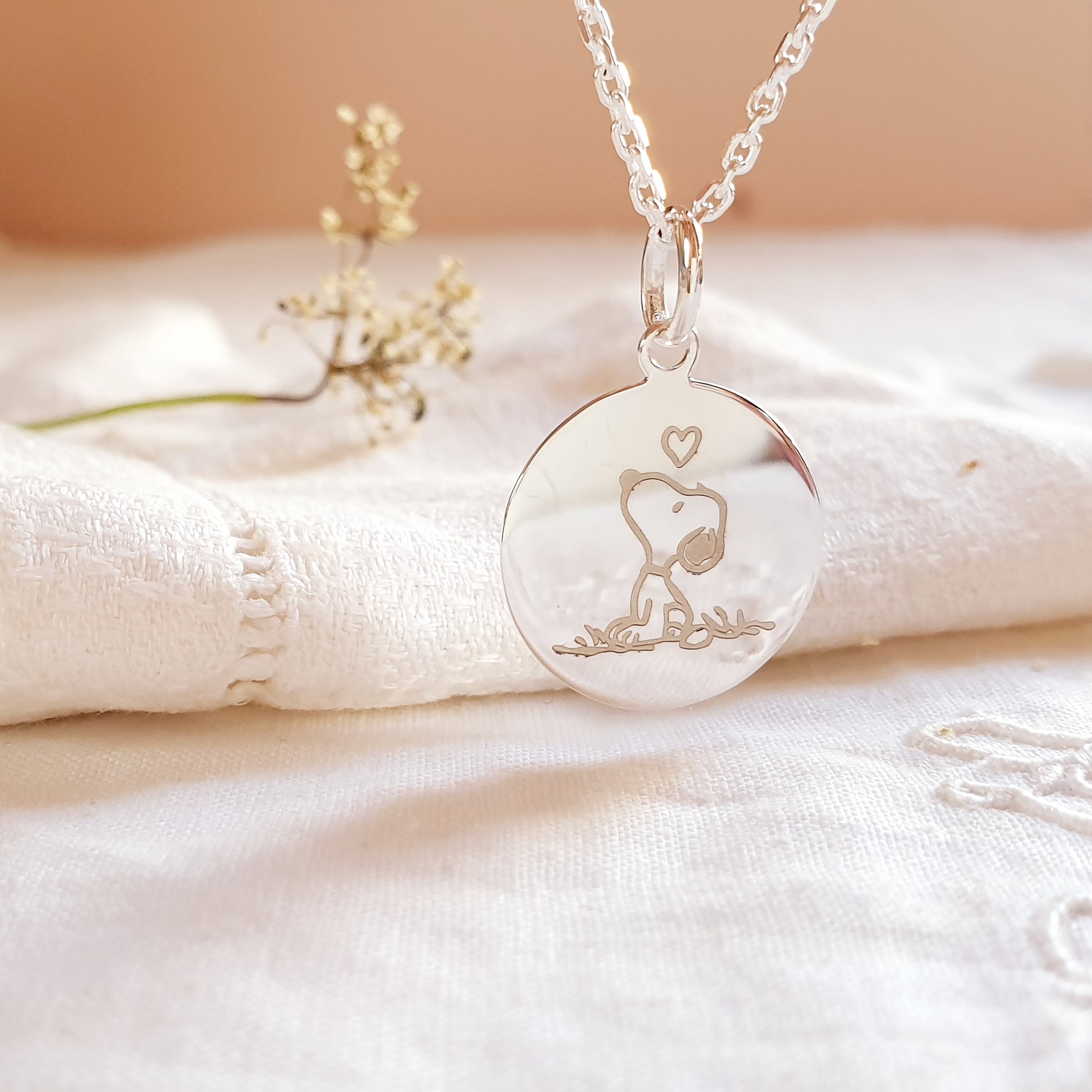 collier dessin reveuse argent chien fille