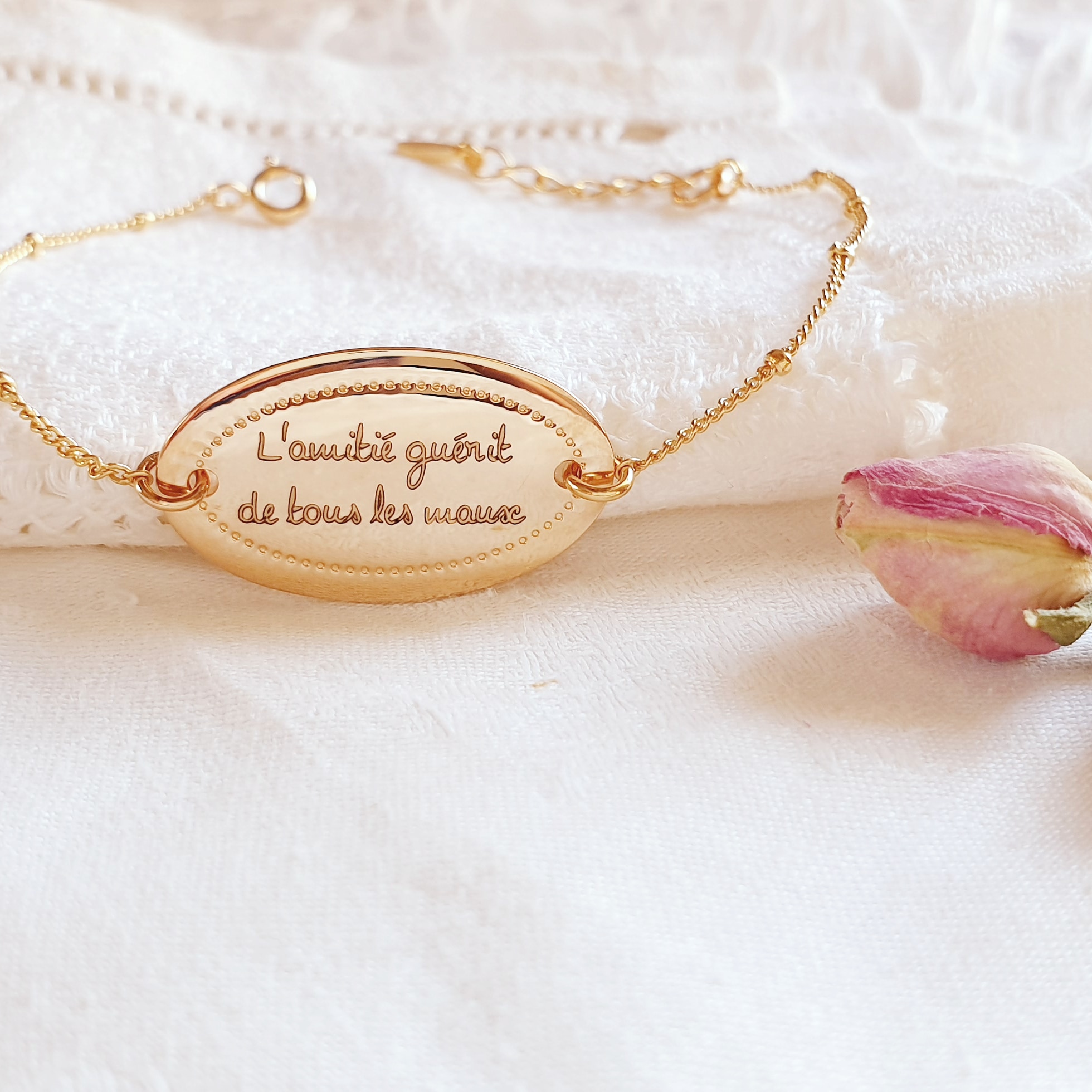 bracelet chaine amitie guerit tous les maux