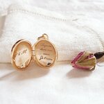 collier plaque or personnalise amoureuse