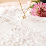 collier plaque or fille personnalise initiale prenom mini etoile