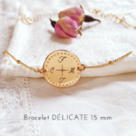 bracelet mamaie personnalise initiales rose des vents