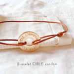 bracelet cible lien cuir personnalise a l amitie l amour la joie