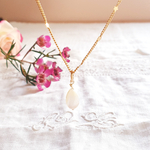collier pendentif nacre blanche
