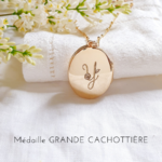 collier lettrine fleur initiale