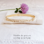 bracelet jonc gravure ecriture mots manuscrits