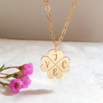 pendentif trefle 4 feuilles personnalise