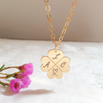 collier famille medaille trefle porte bonheur