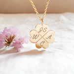 collier initiales cadeau maman