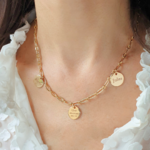 collier personnalise medailles prenoms maman en or