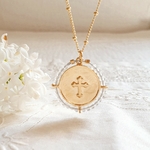 pendentif croix or et pierre blanc