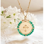 pendentif croix pierre de naissance vert